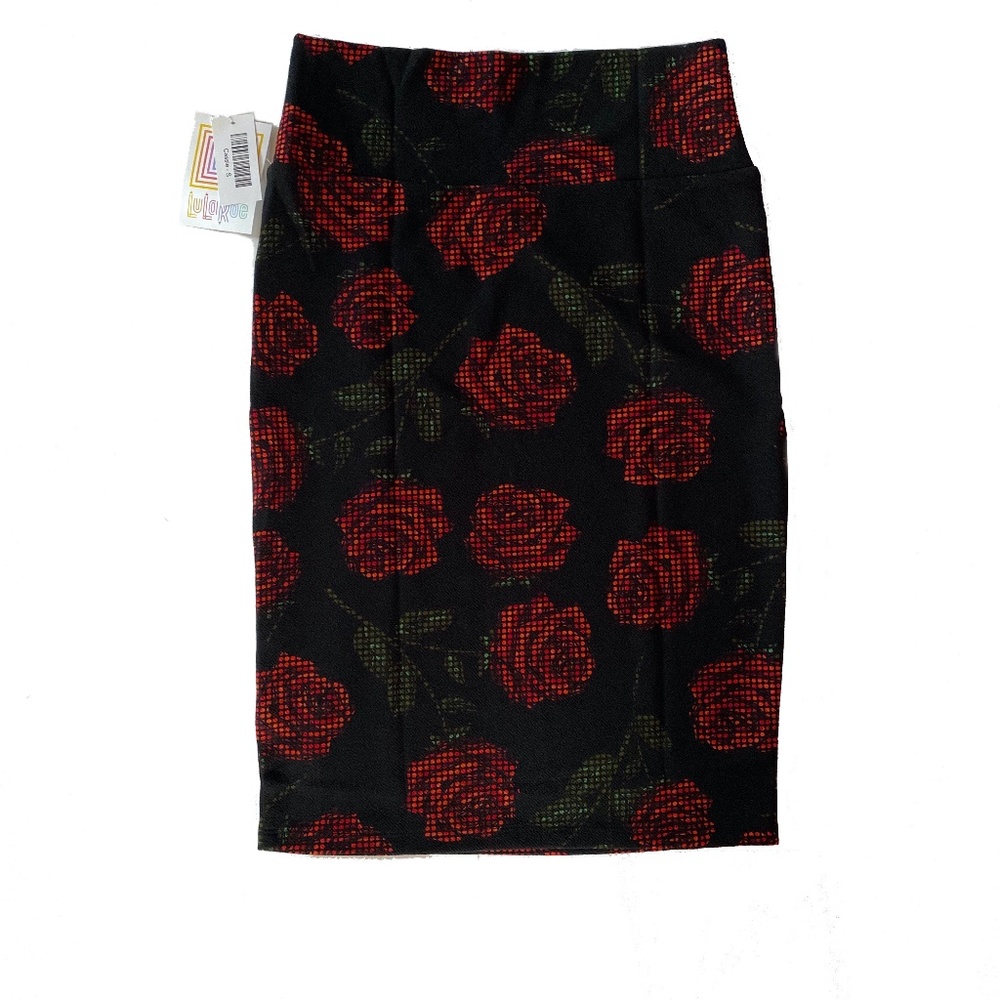 LLR Cassie Black with Red Roses